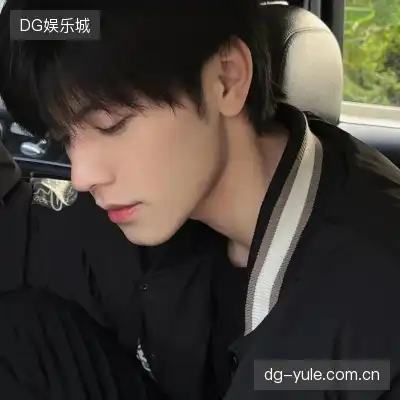 薄霜凤